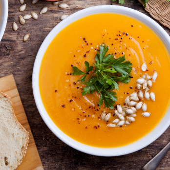 Soupe de butternut et son granola salé